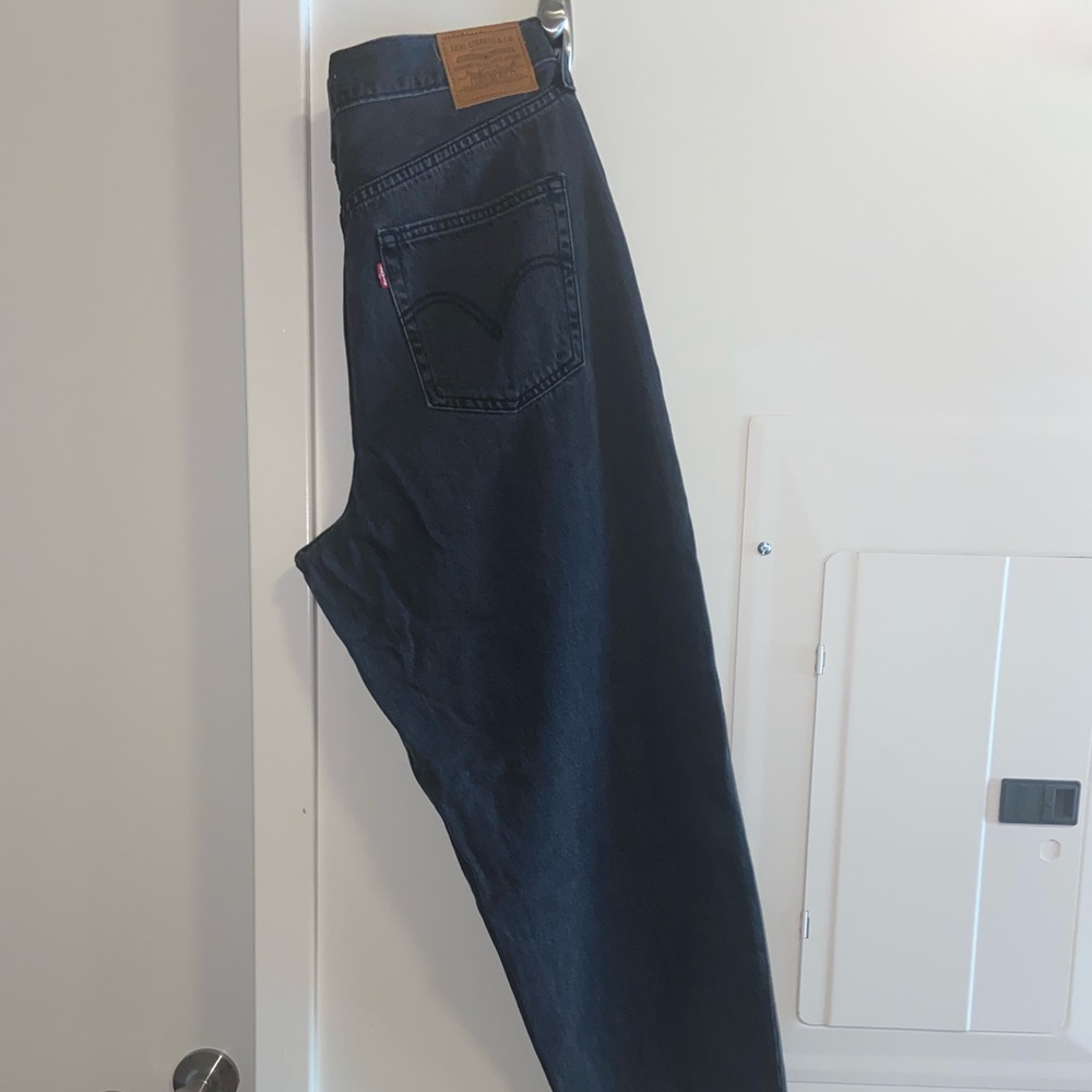 NWOT Levi’s Women’s High Loose Taper Black Jean